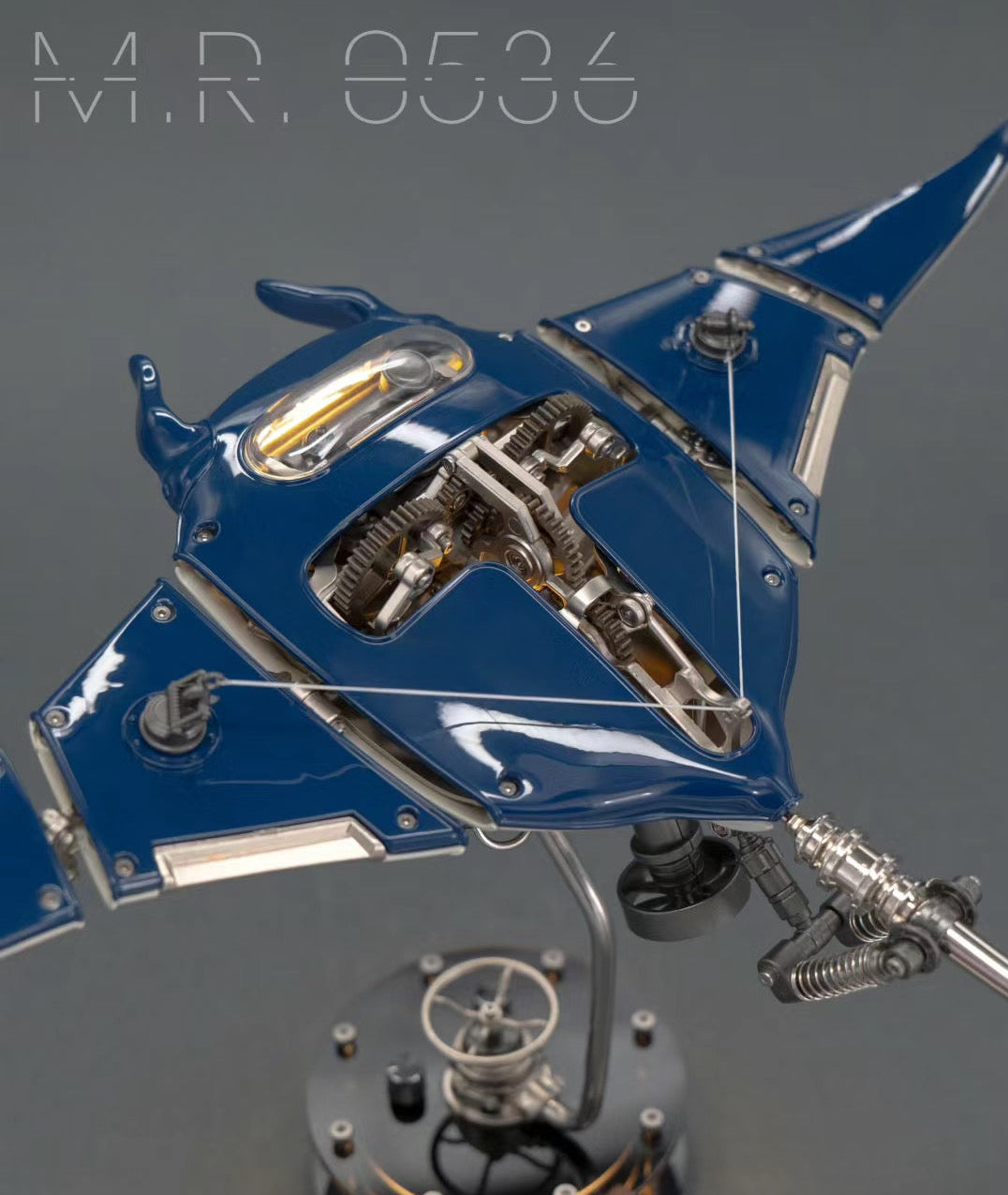 SteamPunk Mechanical Mantaray: Decorative Statue for Office Desk
